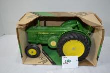 Ertl Collector's Edition Series II John Deere 1949-1954 Model R 1/16 Scale Model Tractor