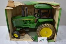 Ertl John Deere 4450 Sound Guard 1/16 Scale Tractor w/Box