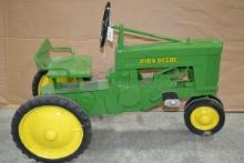 Ertl 1952 John Deere S-60 Pedal Tractor