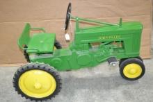 Ertl 1952 John Deere Small 60 Pedal Tractor