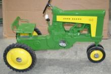 Ertl 1961 John Deere Model 130 4-Hole Pedal Tractor