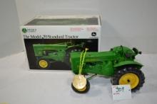 Ertl Precision Classics No. 23 John Deere Model 70 1/16 Scale Standard Diesel Tractor w/Medallion an