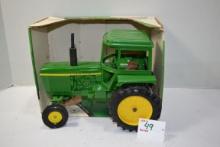 Ertl John Deere 4430? 1/16 Scale Wide Front Row Crop Tractor w/Cab and Box