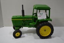 Ertl John Deere 4430 1/16 Scale Wide Front Tractor w/Cab