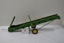 John Deere 1/16 Scale Bale Elevator
