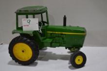 Ertl John Deere 1/16 Scale Wide Front Tractor w/Cab