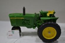 Ertl John Deere 3020 1/16 Scale Tractor