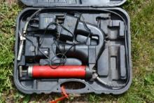 Hoya Battery-Operated Grease Gun w/Batteries and Charger