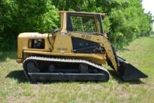 CAT MD-2810 Skid Steer w/5 Ft. Bucket, Ford Hydraulics, Good 18" Tracks 90%, Diesel; Hour meter does