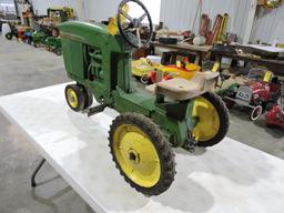 John Deere pedal tractor, wide front, scale model D-33, OTC-6301.