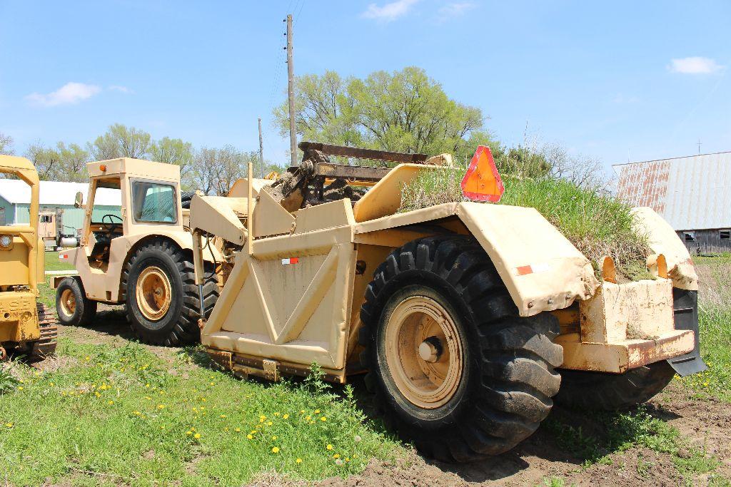 John Deere 760A scraper, low hours on engine overhaul and transmission, rea