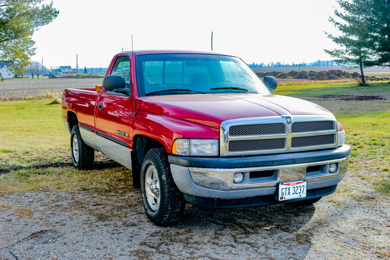 1999 Dodge Ram 1500 Pickup Truck with V8 Magnum Engine, Laramie SLT