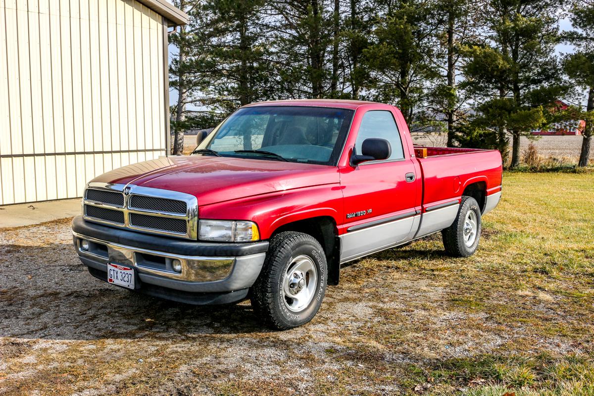 1999 Dodge Ram 1500 Pickup Truck with V8 Magnum Engine, Laramie SLT