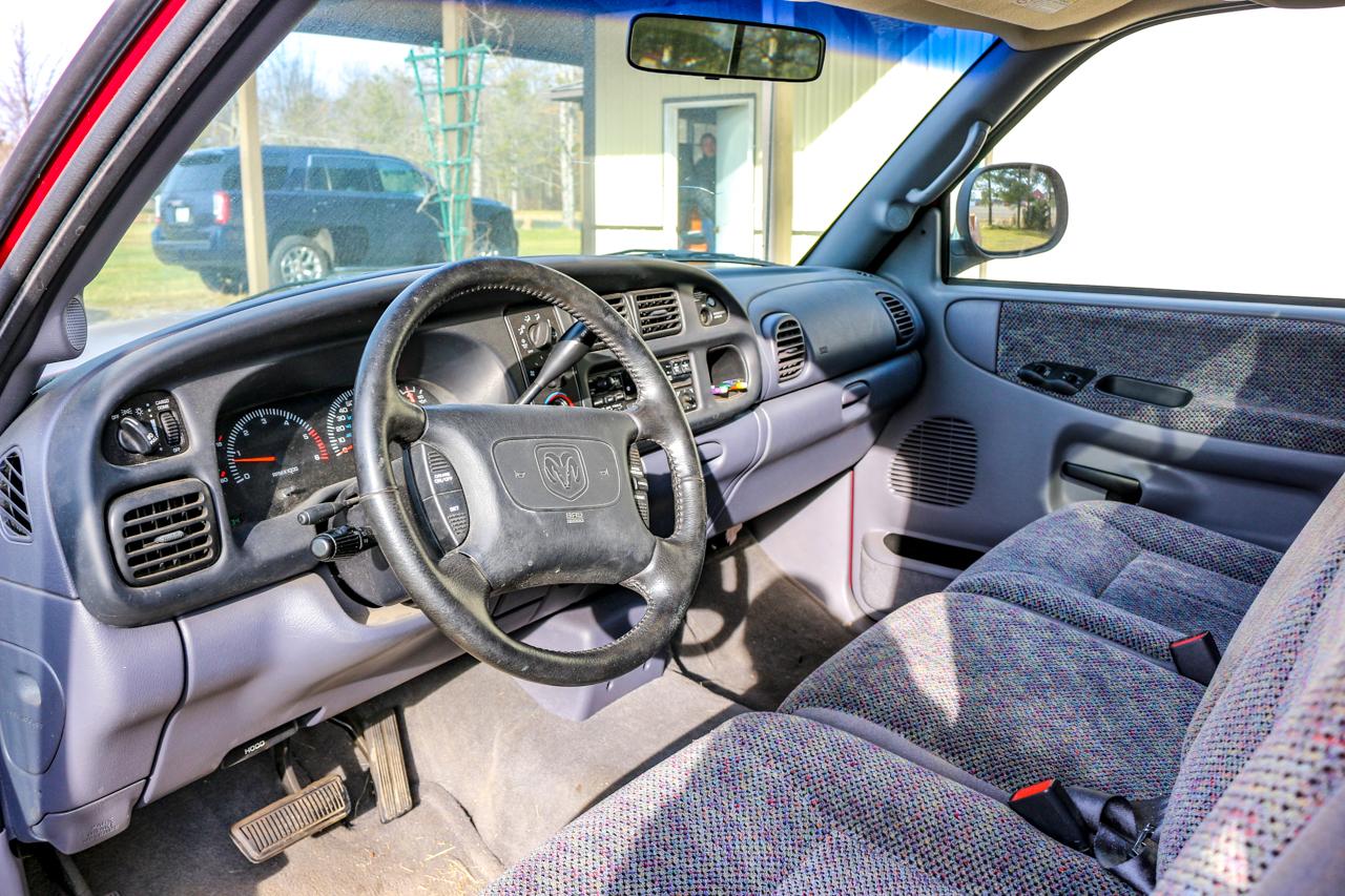 1999 Dodge Ram 1500 Pickup Truck with V8 Magnum Engine, Laramie SLT