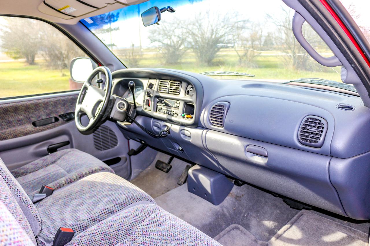 1999 Dodge Ram 1500 Pickup Truck with V8 Magnum Engine, Laramie SLT