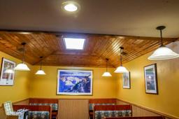 (13) Single Pendant Booth Lights
