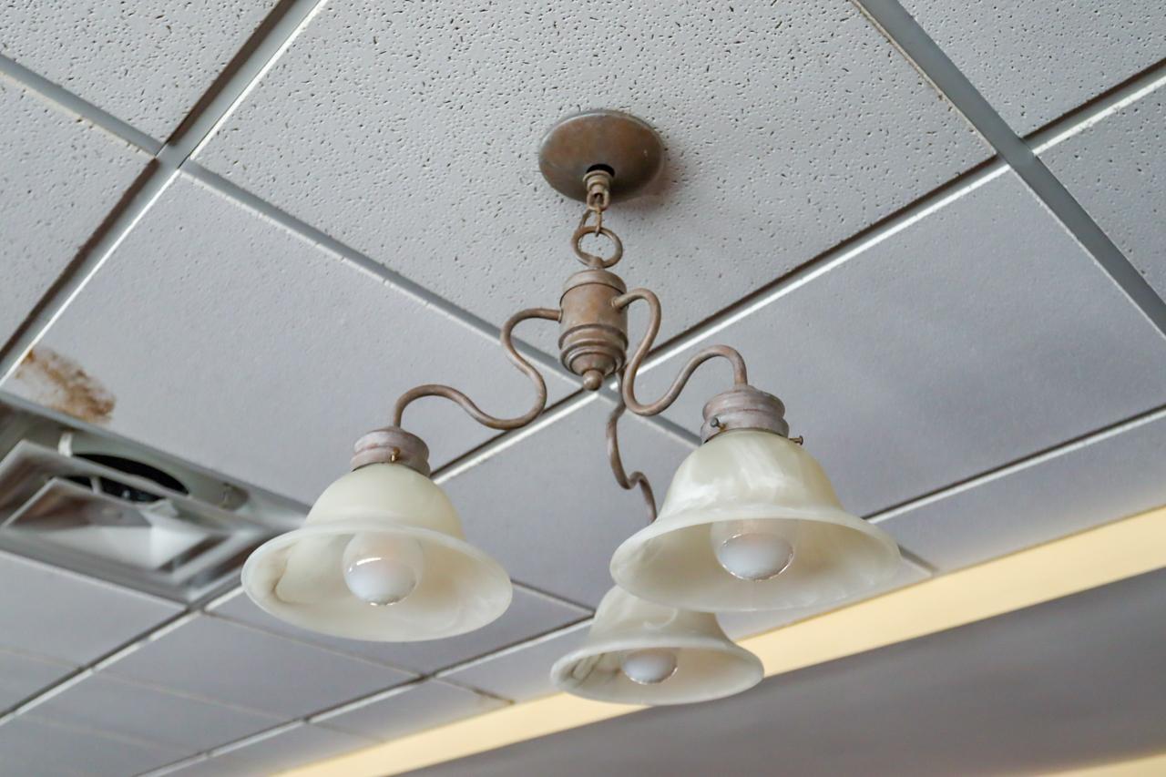(12) 3-Tier Ceiling Lights