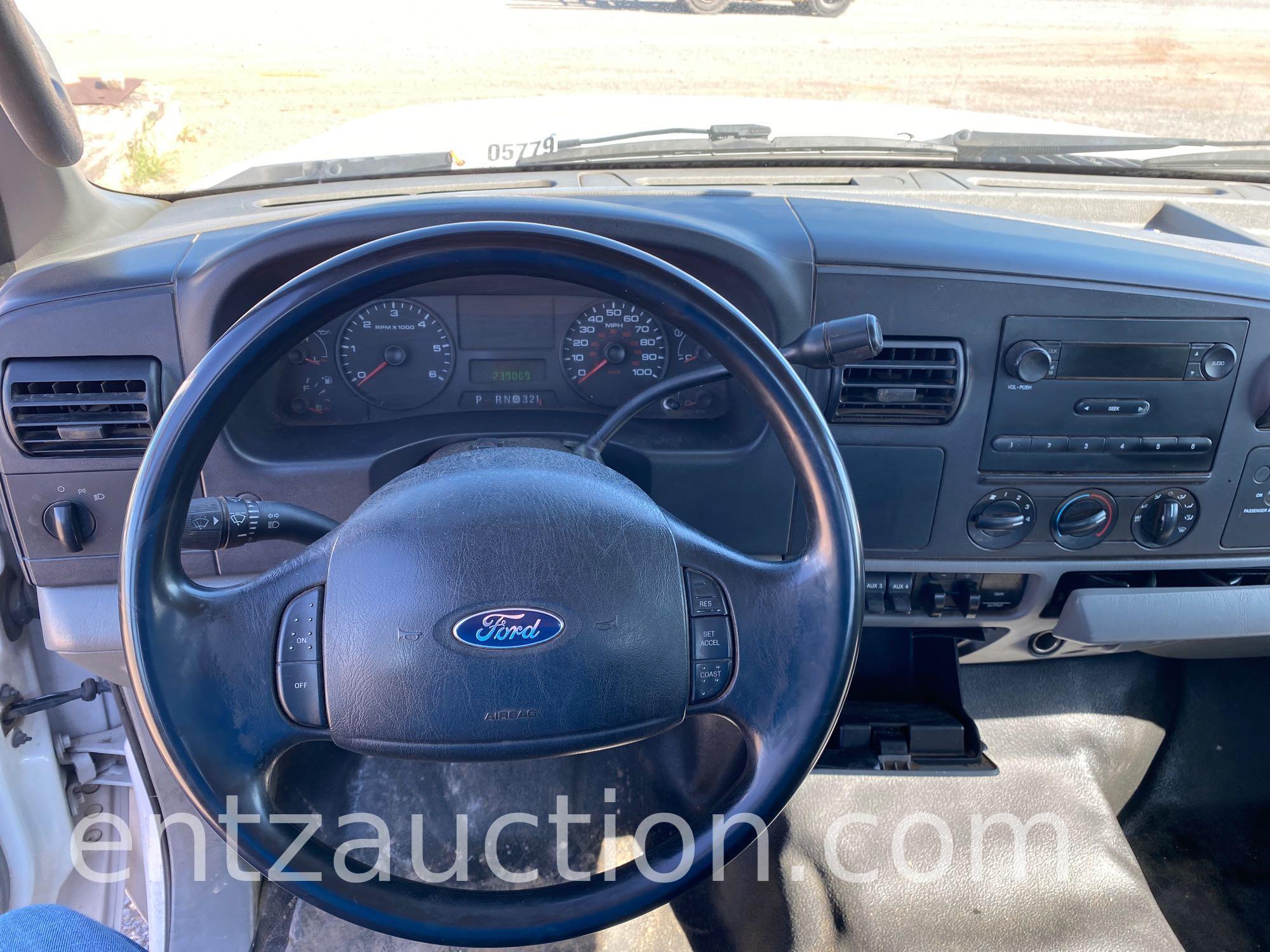 2005 F250 PICKUP, EXTENDED CAB, AUTO, GAS, 5.4L,