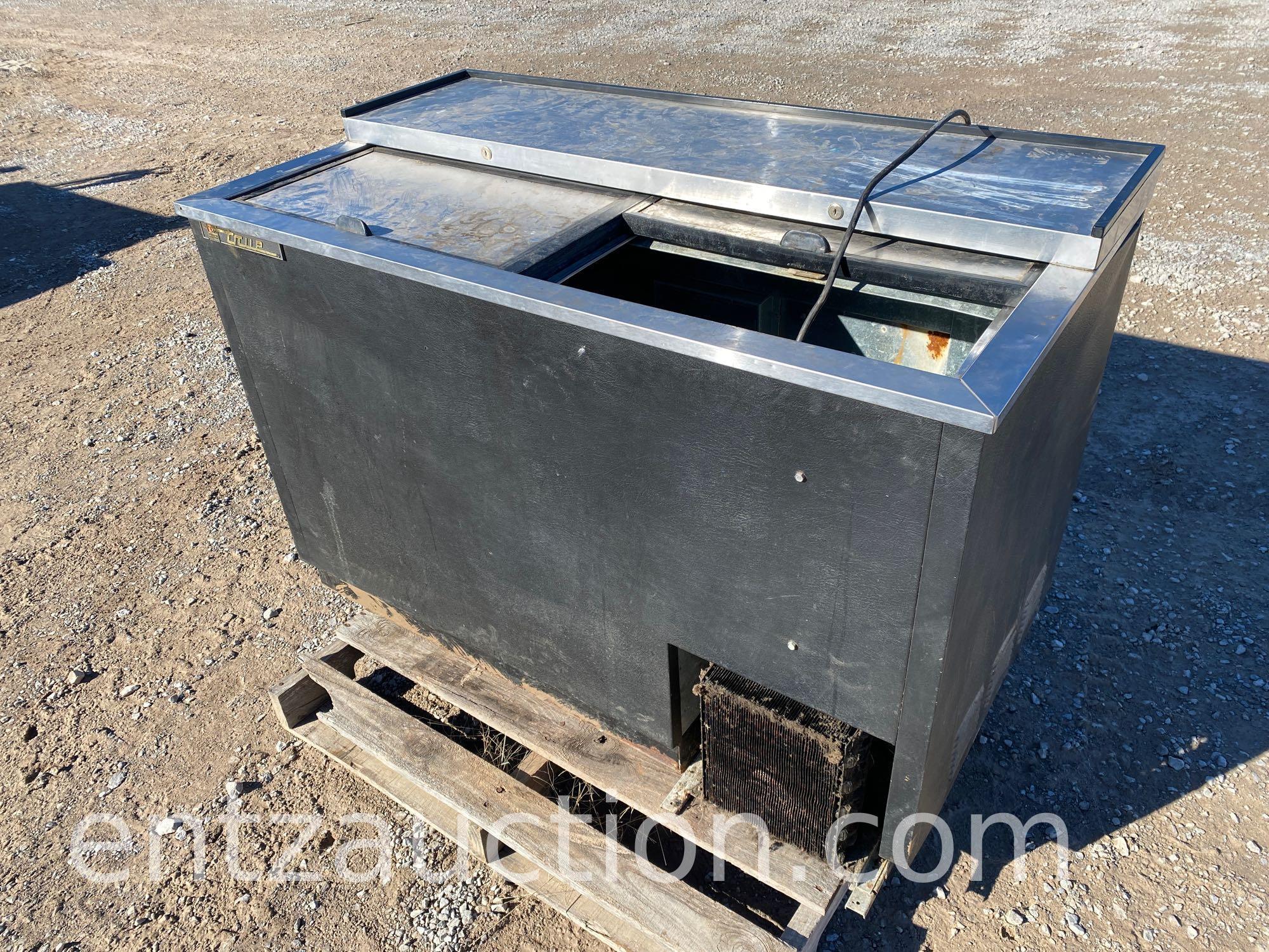 TRUE TOP OPEN REFRIGERATOR