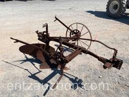 ANTIQUE SINGLE BOTTOM PLOW