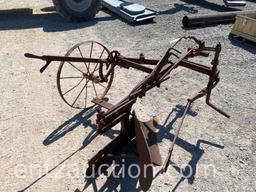 ANTIQUE SINGLE BOTTOM PLOW
