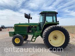 1992 JD 4560 TRACTOR, C&A, QUAD RANGE, 3PT