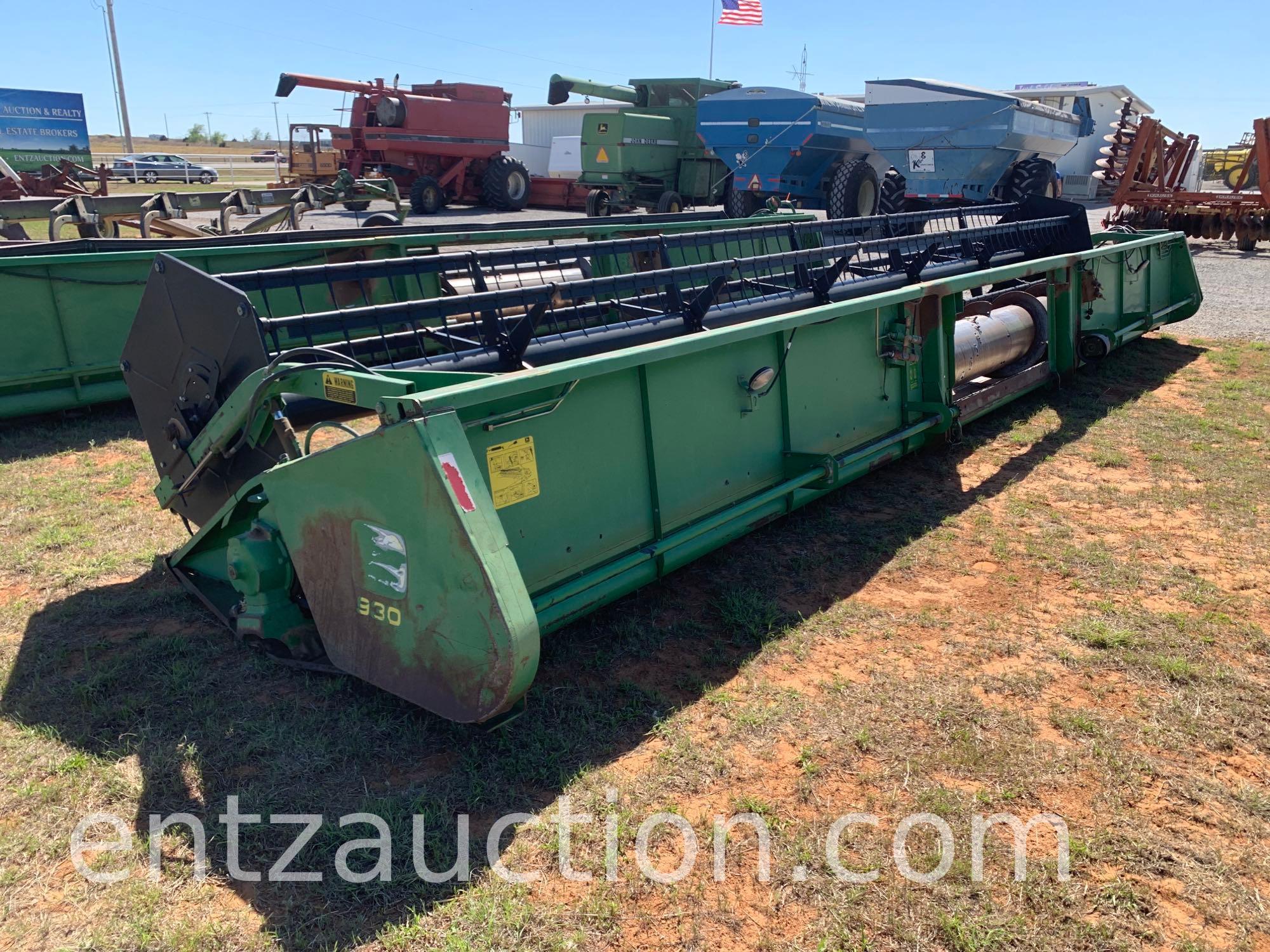 JD 930 PLATFORM HEADER W/ PICKUP REEL,