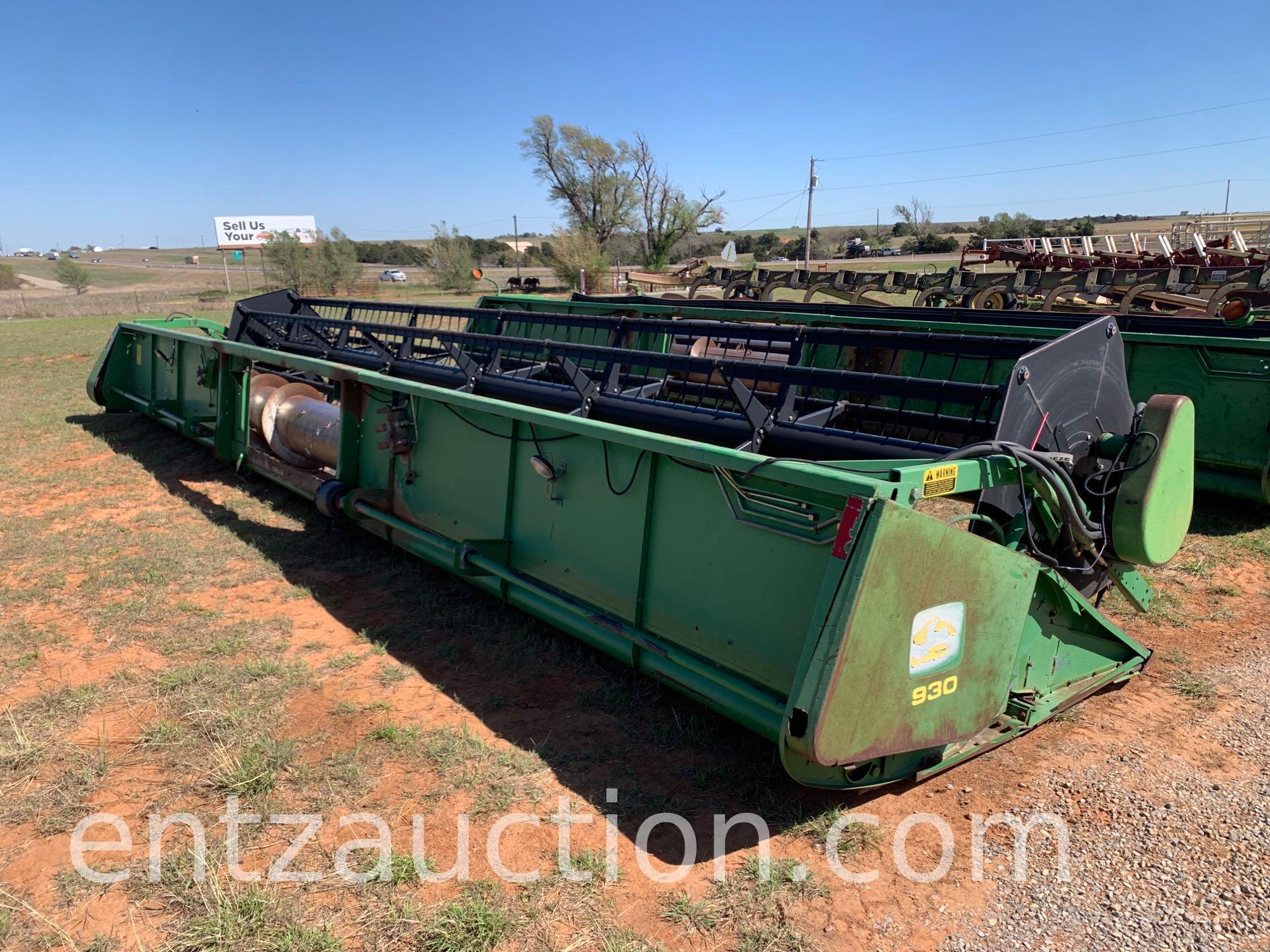 JD 930 PLATFORM HEADER W/ PICKUP REEL,