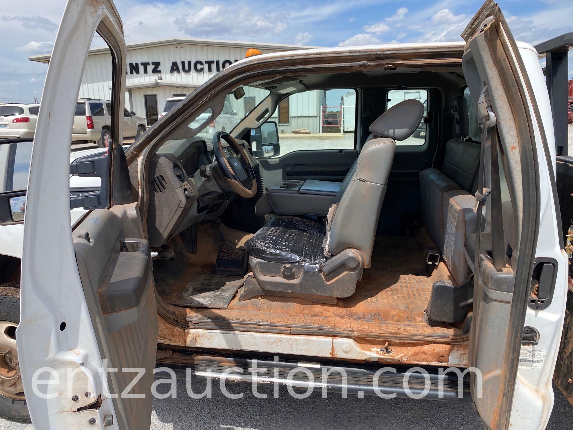 2011 FORD F350 PICKUP, EXT. CAB, DUALLY, 4X4,