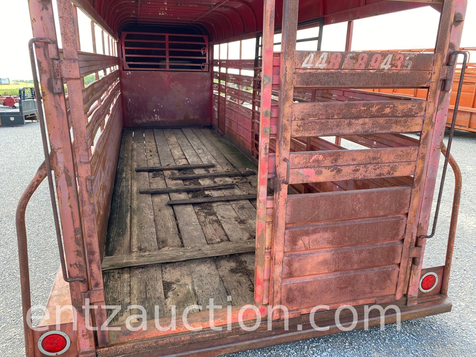 WW GN STOCK TRAILER, 6' X 20', 2 COMPARTMENT, TA,