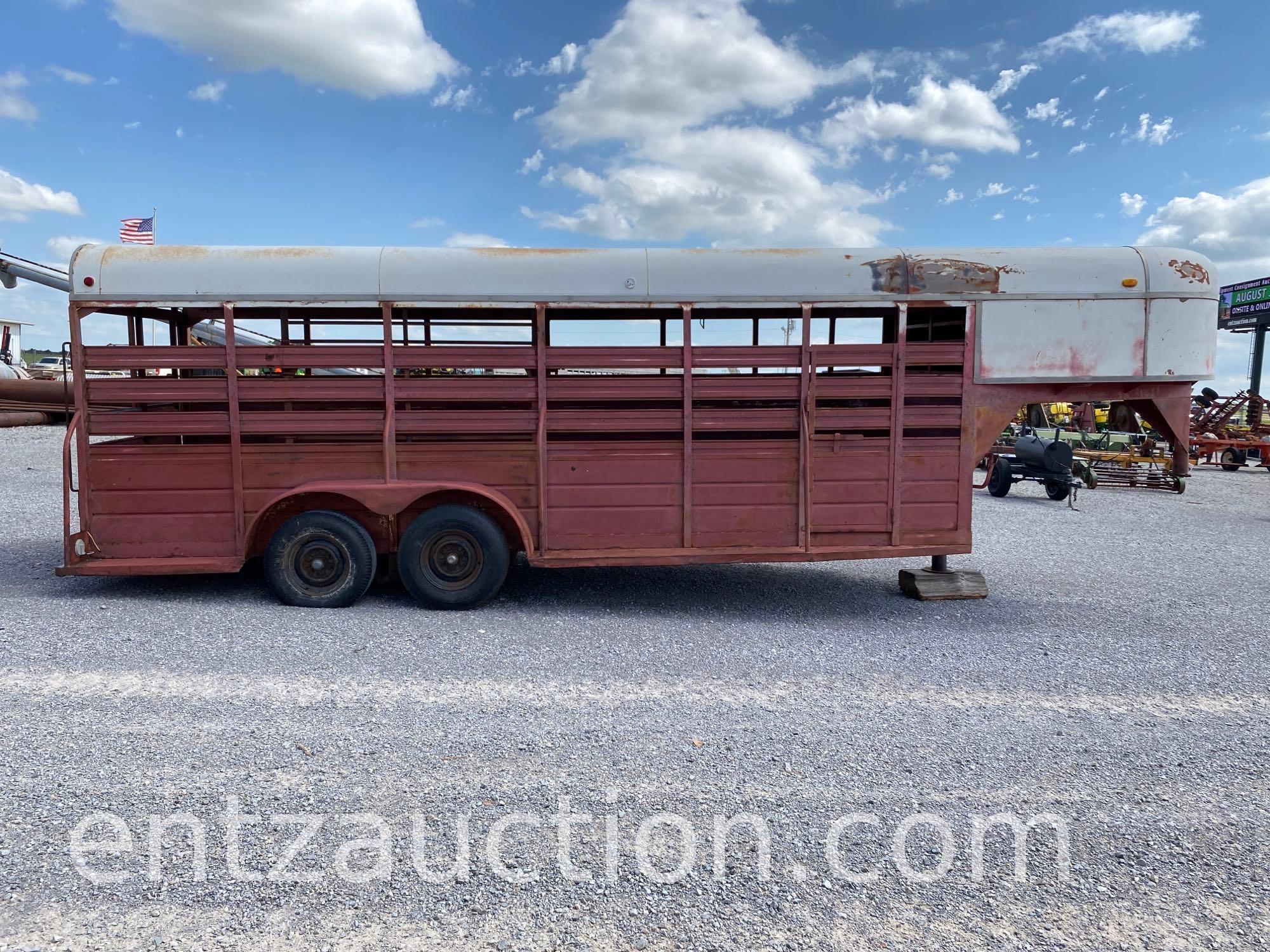 WW GN STOCK TRAILER, 6' X 20', 2 COMPARTMENT, TA,