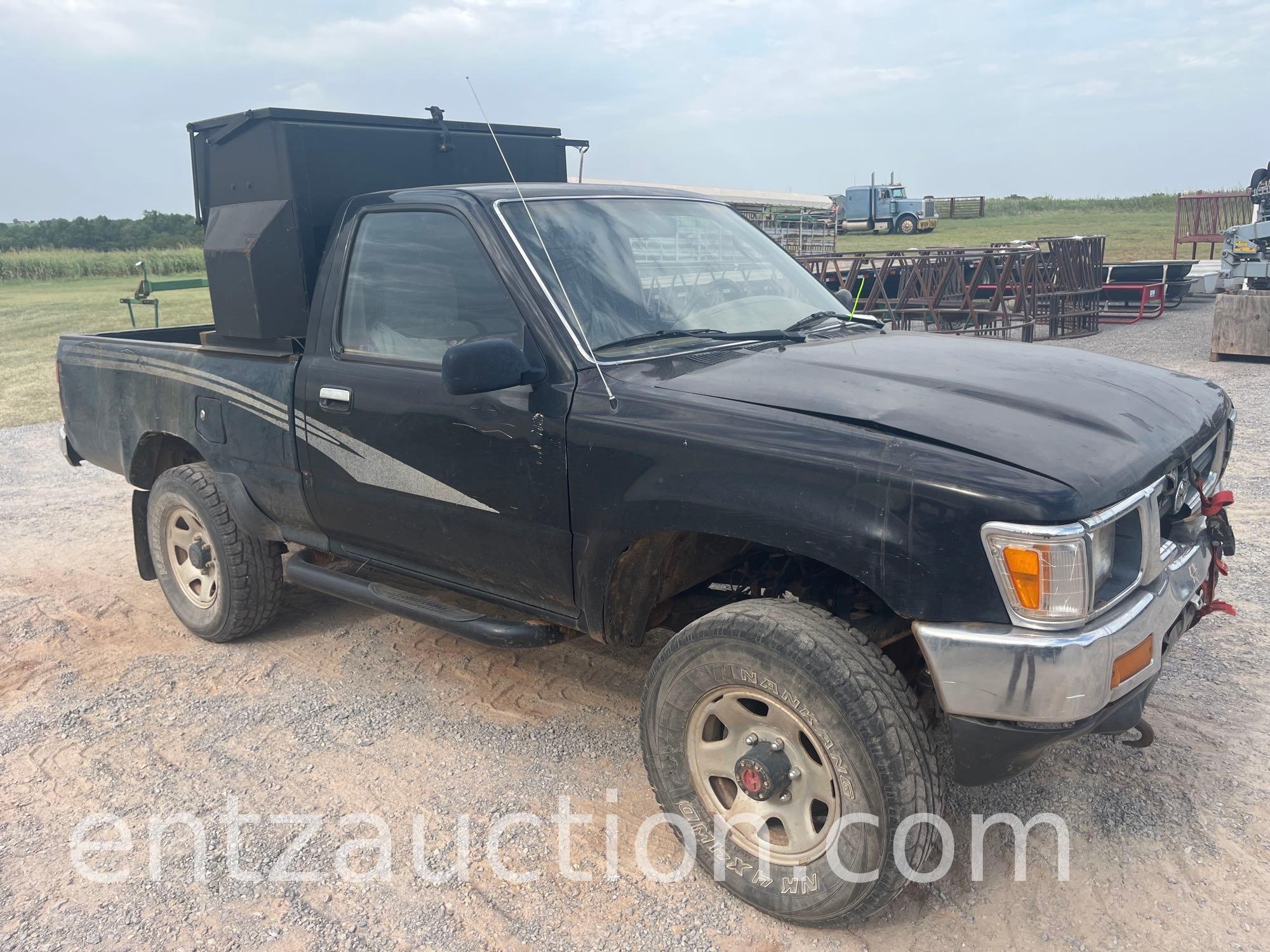 1993 TOYOTA PICKUP, SINGLE CAB, 4X4, 5 SPEED,