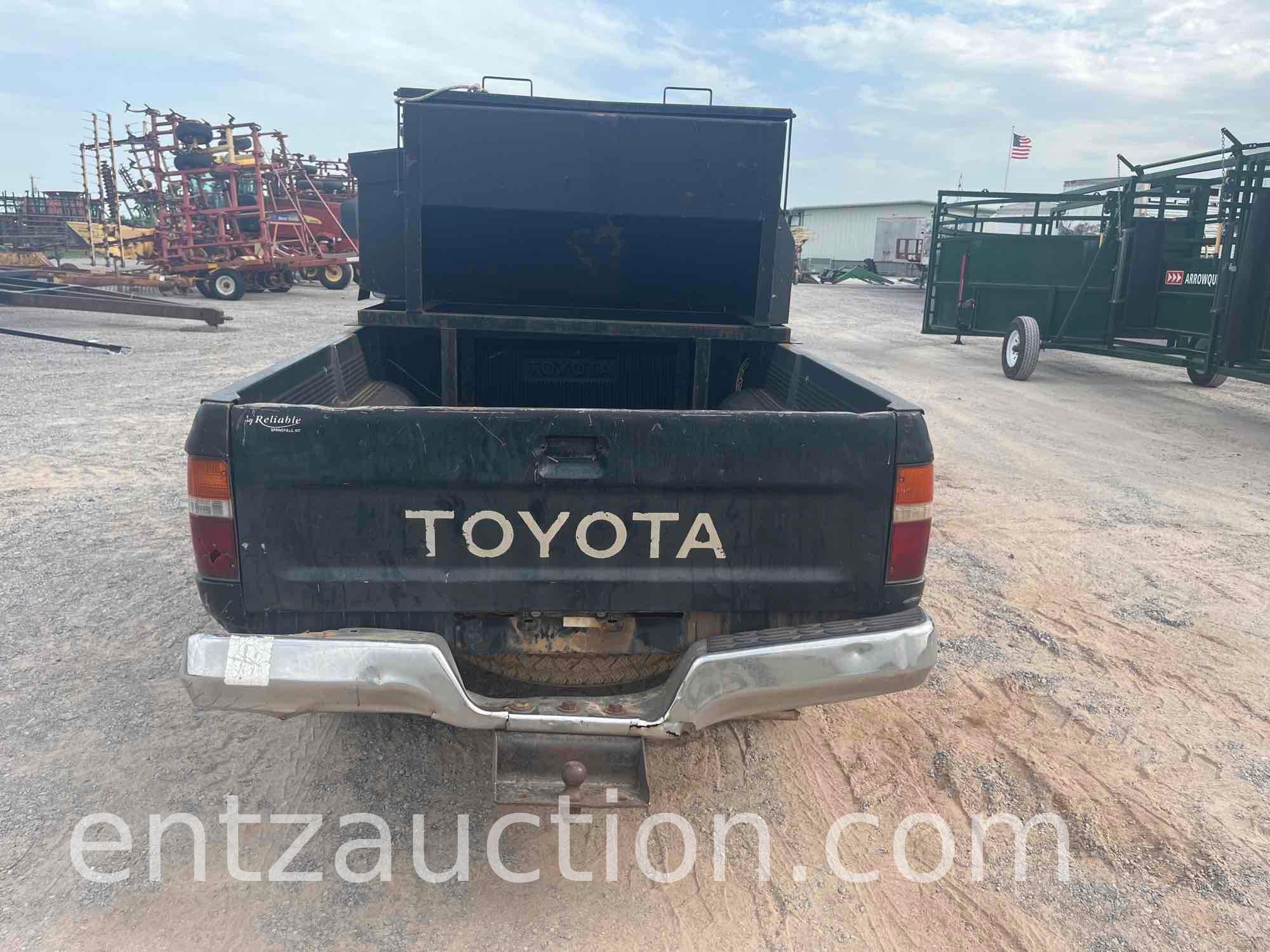 1993 TOYOTA PICKUP, SINGLE CAB, 4X4, 5 SPEED,