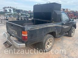 1993 TOYOTA PICKUP, SINGLE CAB, 4X4, 5 SPEED,