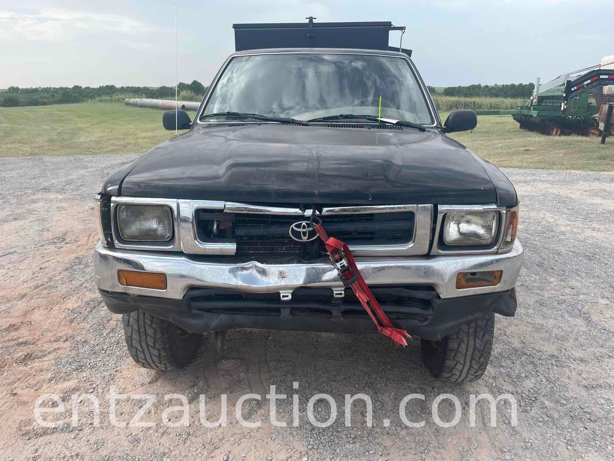 1993 TOYOTA PICKUP, SINGLE CAB, 4X4, 5 SPEED,
