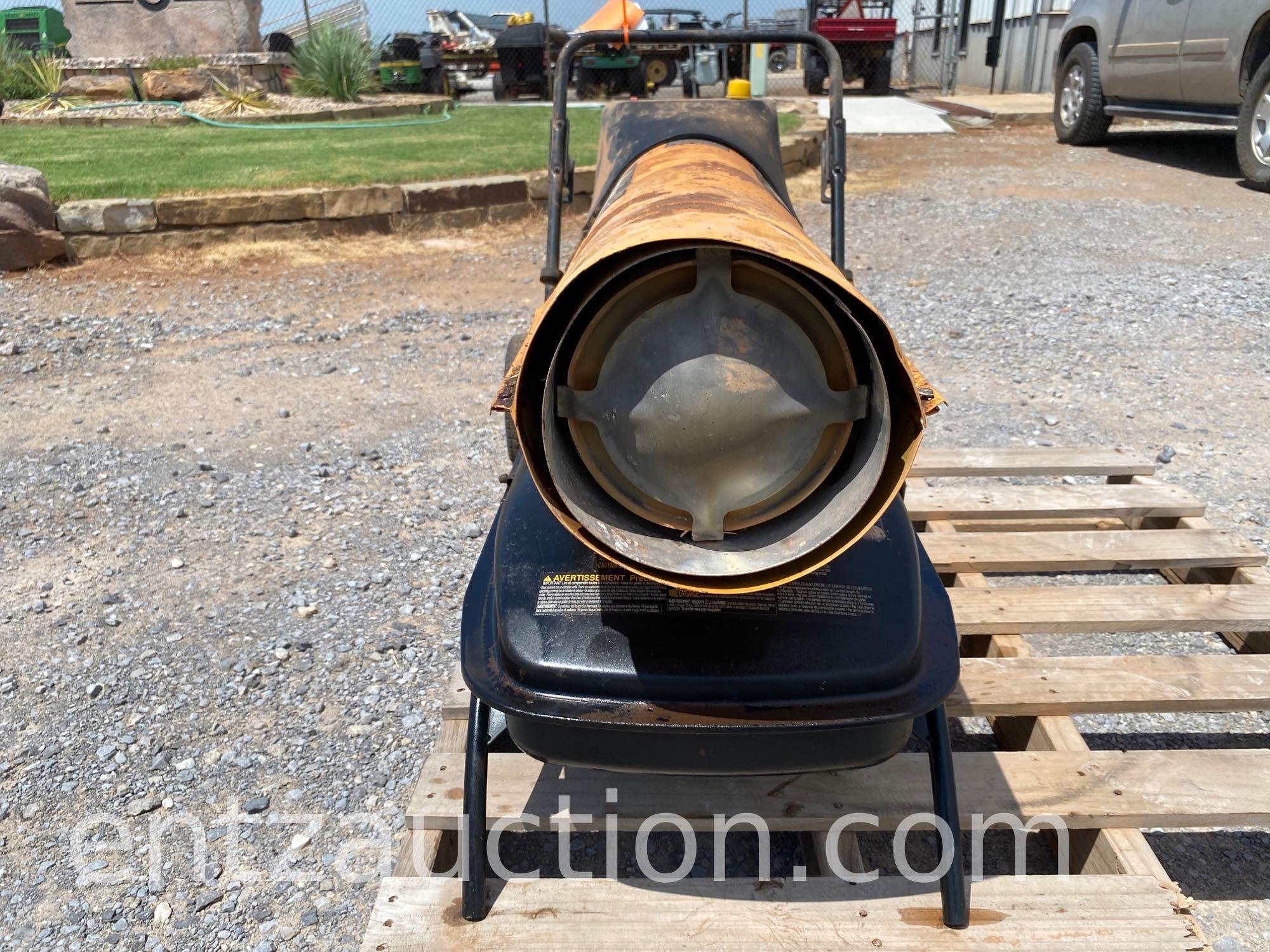 MASTER PRO 215 SHOP HEATER, TAKES KEROSENE OR DSL