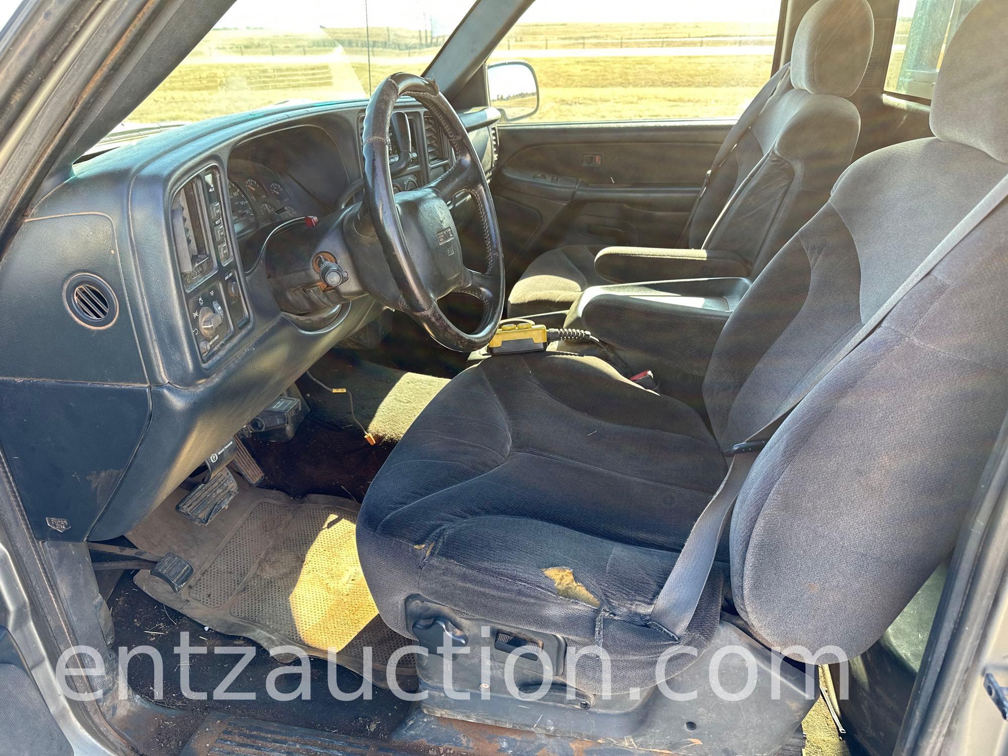 2001 GMC 2500 PICKUP, SINGLE CAB, 4X4, AUTO, 8100