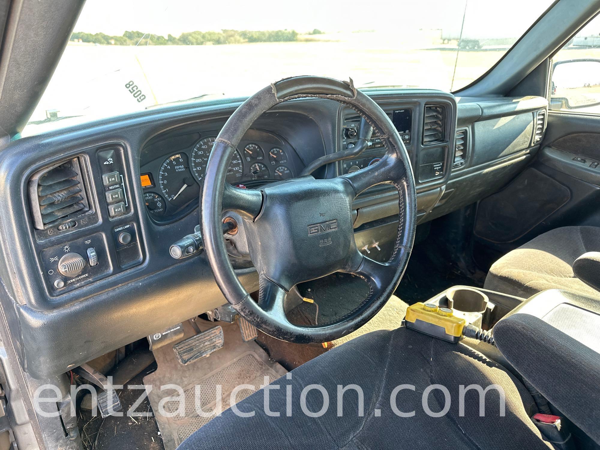 2001 GMC 2500 PICKUP, SINGLE CAB, 4X4, AUTO, 8100
