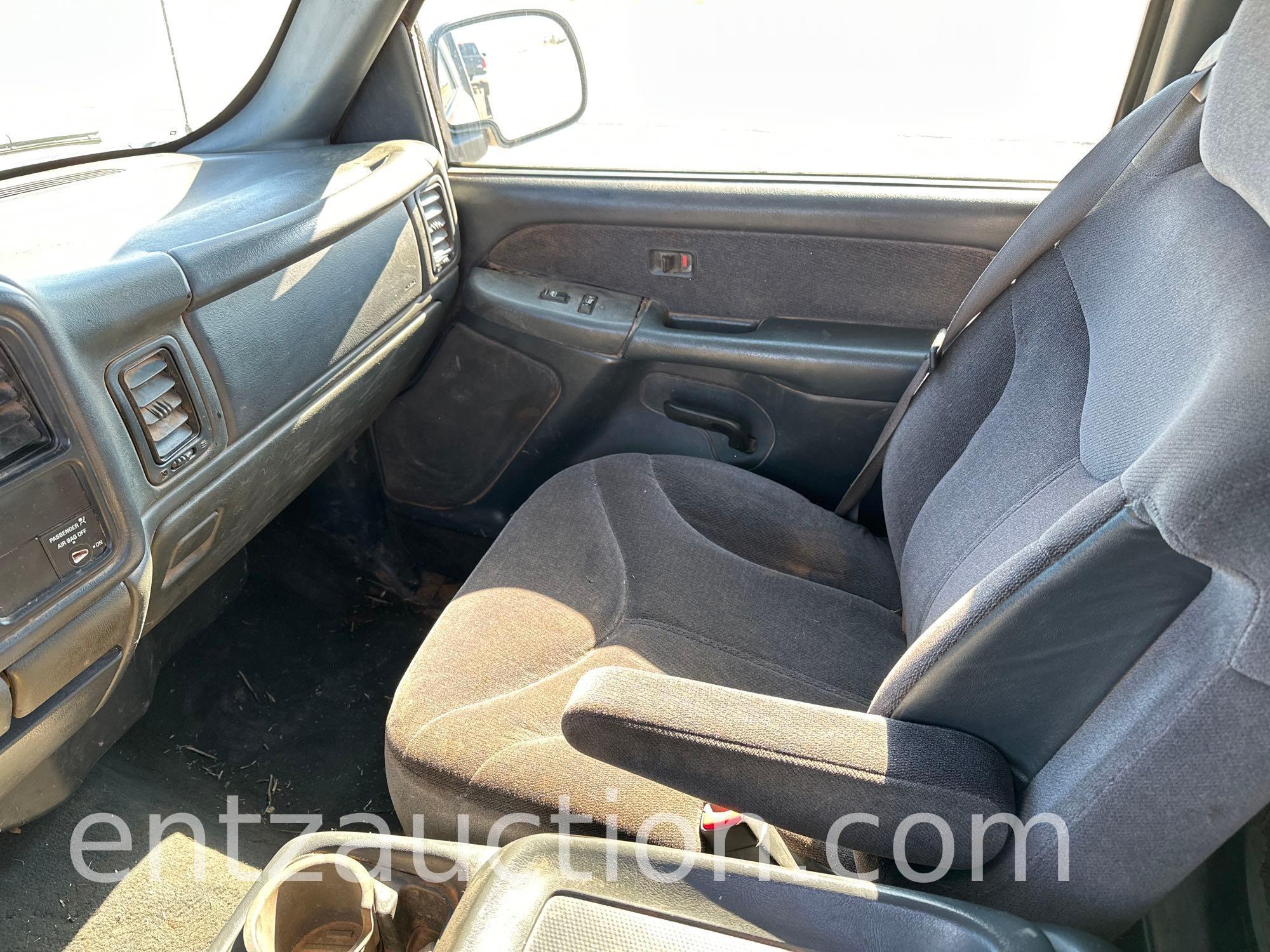 2001 GMC 2500 PICKUP, SINGLE CAB, 4X4, AUTO, 8100