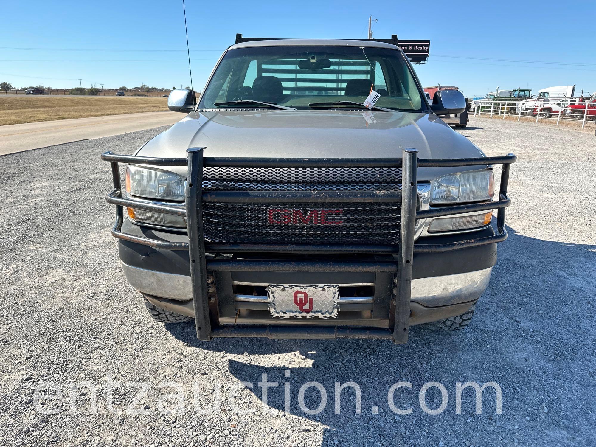 2001 GMC 2500 PICKUP, SINGLE CAB, 4X4, AUTO, 8100