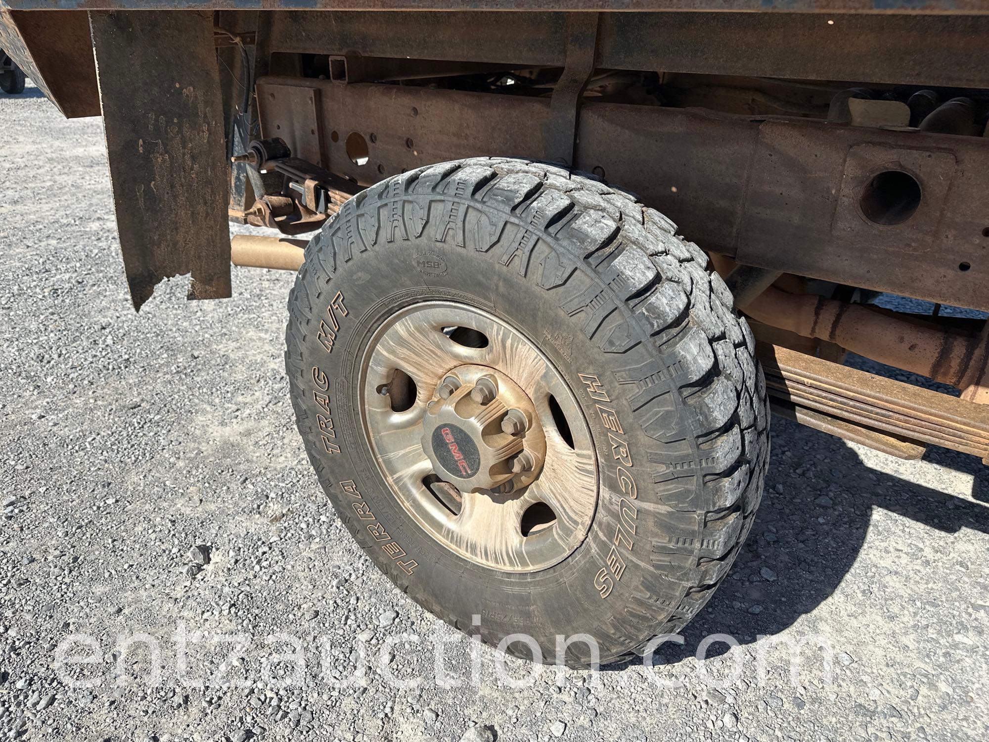 2001 GMC 2500 PICKUP, SINGLE CAB, 4X4, AUTO, 8100
