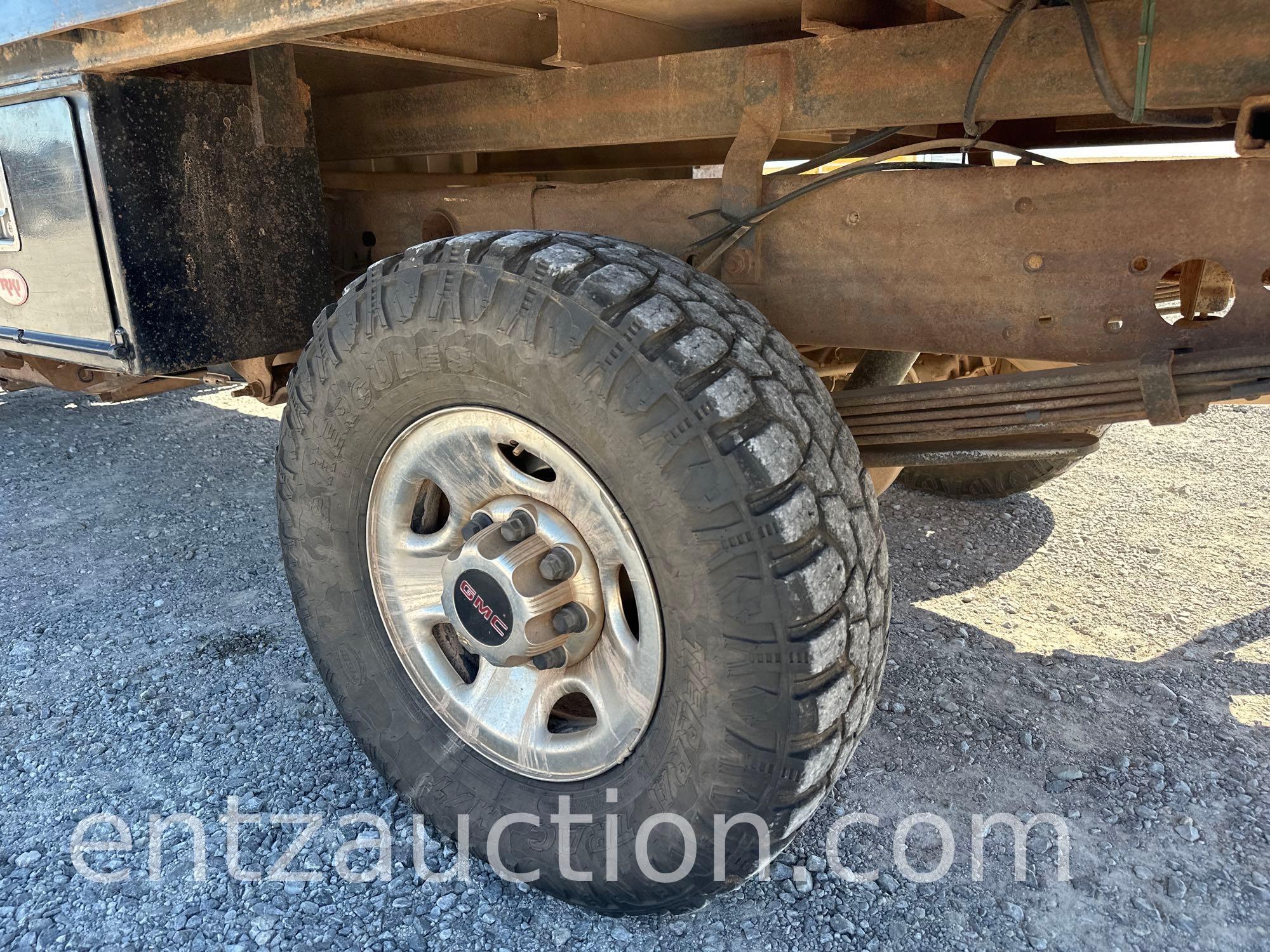 2001 GMC 2500 PICKUP, SINGLE CAB, 4X4, AUTO, 8100