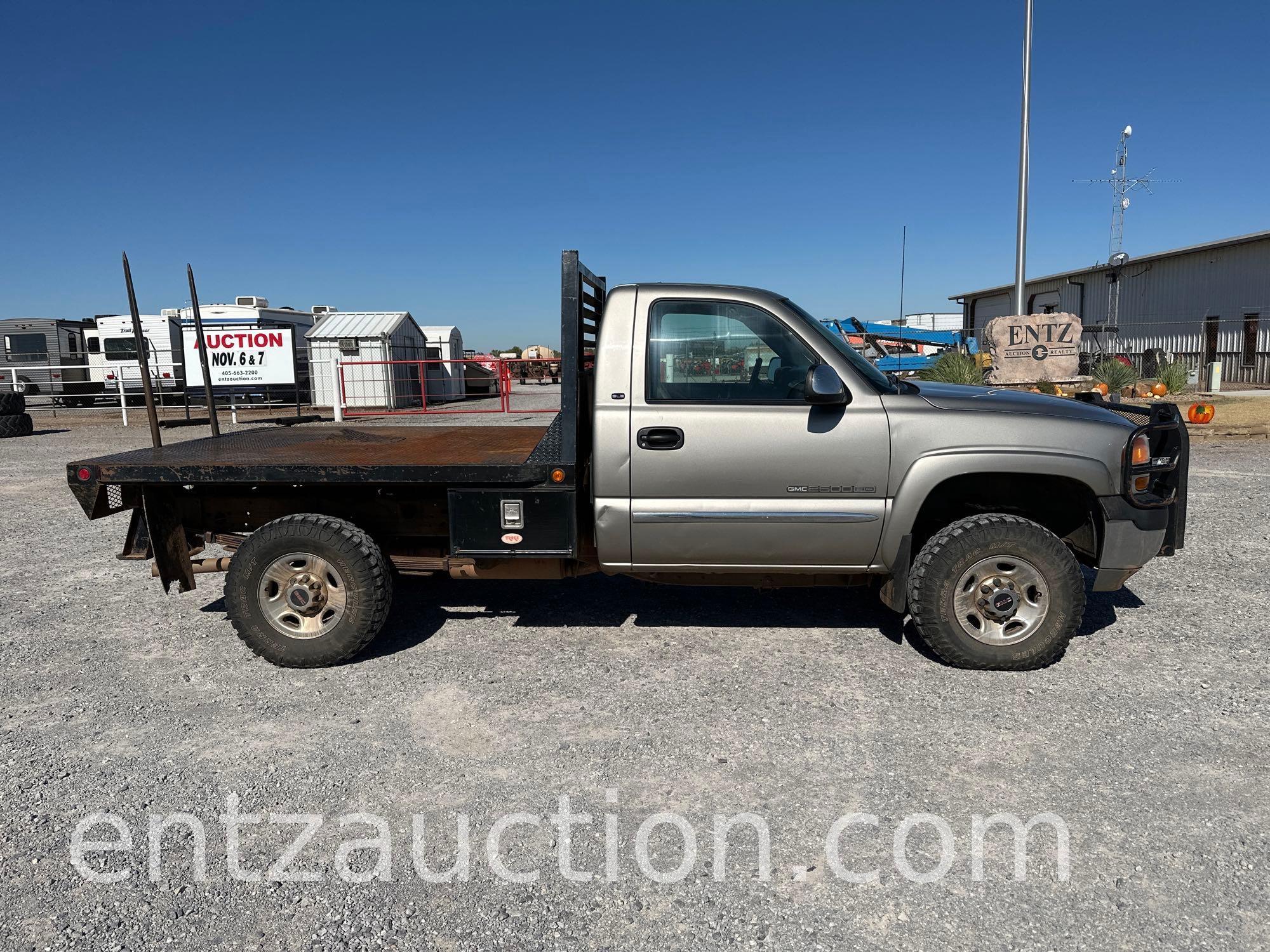 2001 GMC 2500 PICKUP, SINGLE CAB, 4X4, AUTO, 8100