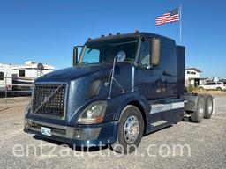 2005 VOLVO SEMI, SLEEPER, D13 ENGINE, EATON 10