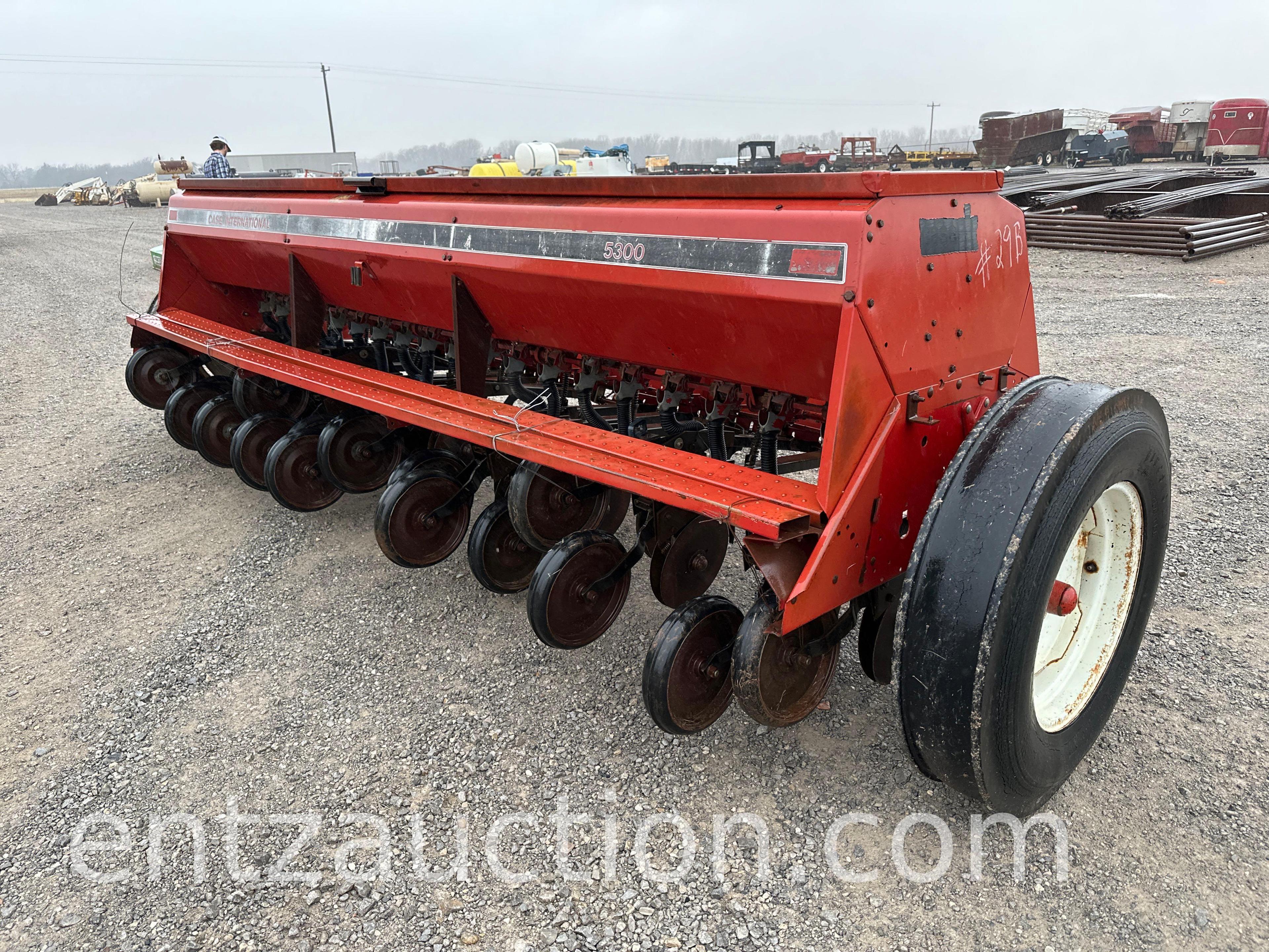 IH 5300 GRAIN DRILL, 20-8, DOUBLE DISC (NOT COMPLETE)