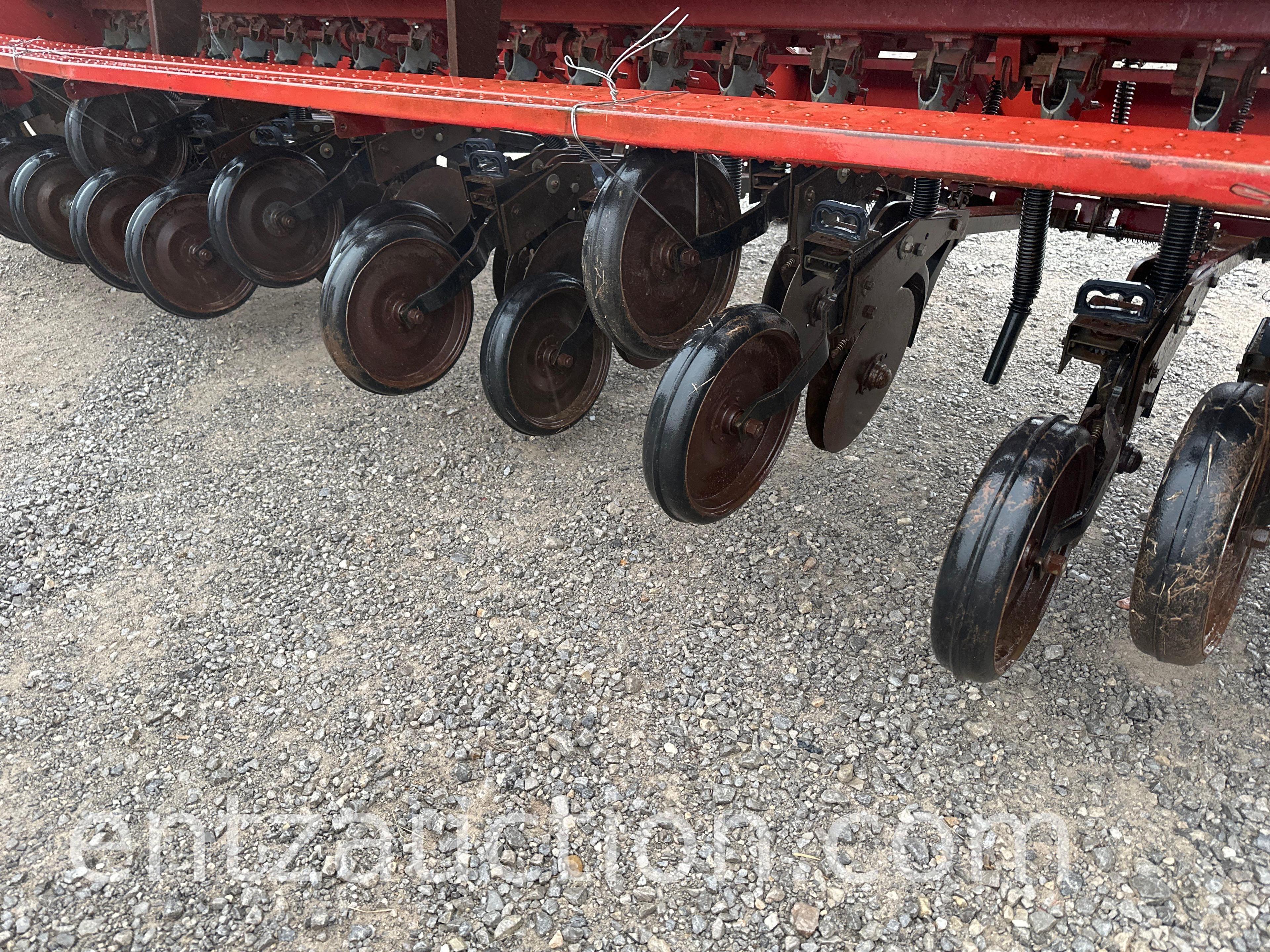 IH 5300 GRAIN DRILL, 20-8, DOUBLE DISC (NOT COMPLETE)