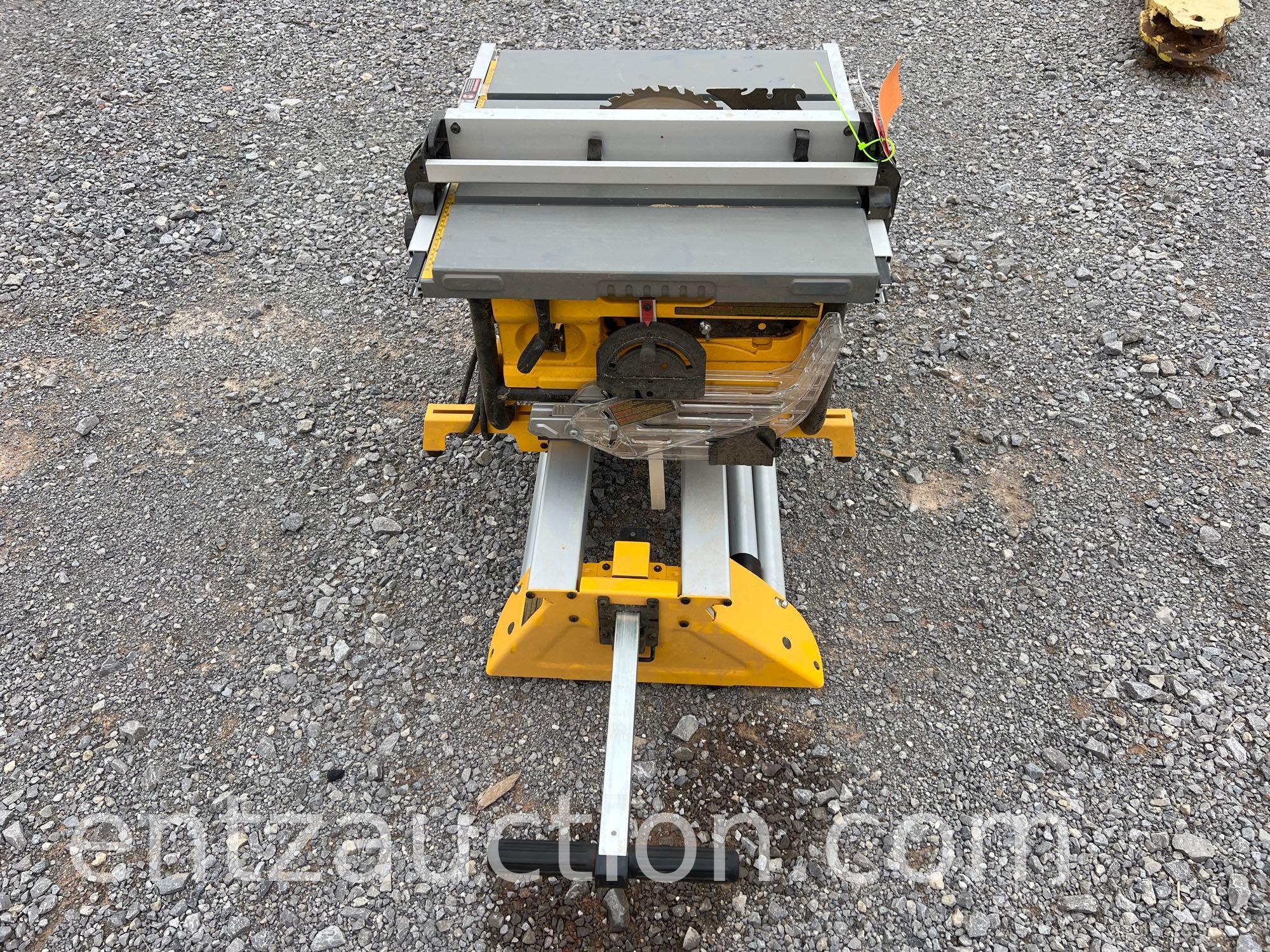 DEWALT DW7440RS TABLE SAW STAND W/ DEWALT DW745