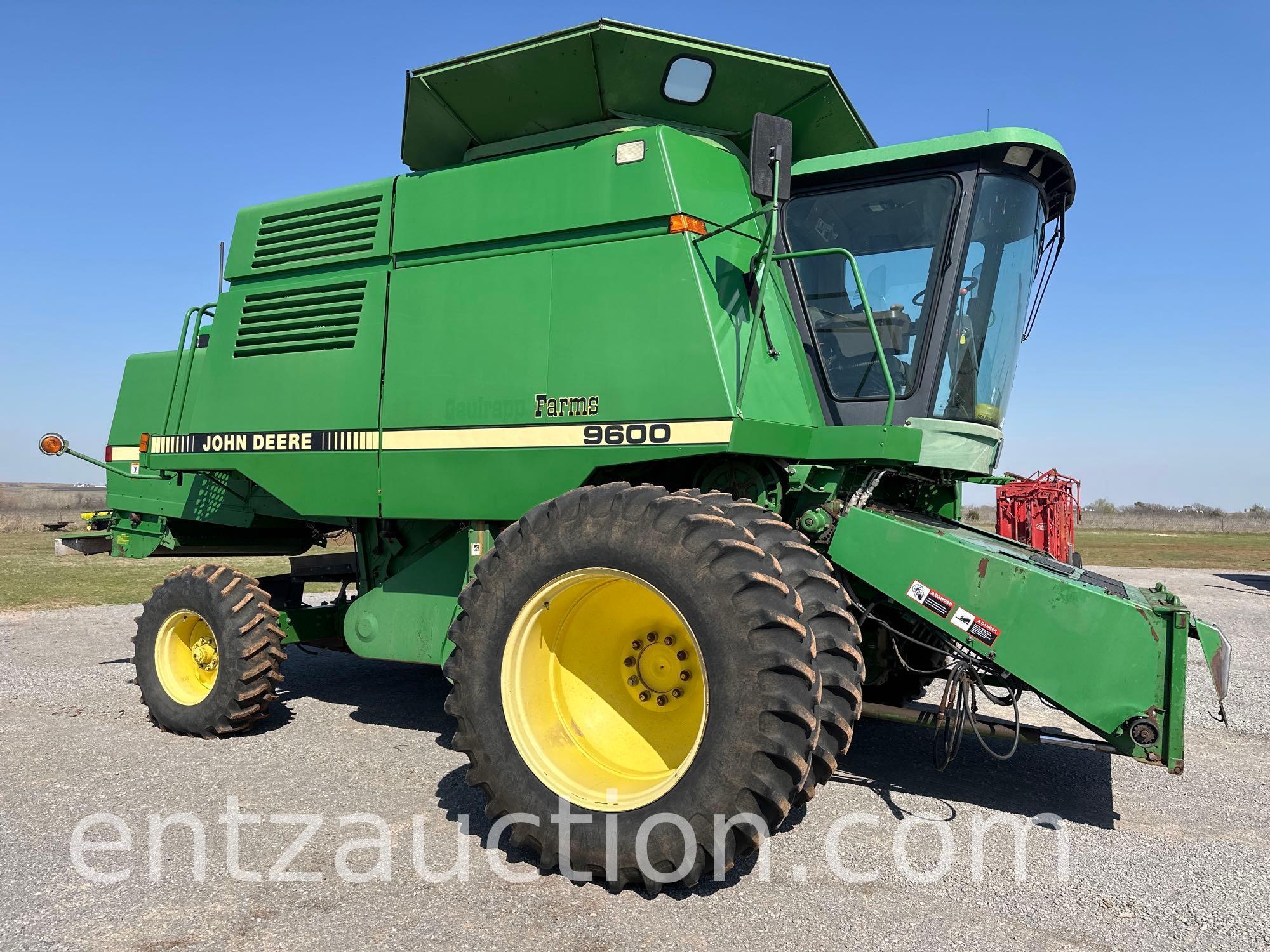 1995 JD 9600 COMBINE, DIESEL, 18.4R38 DUALS,