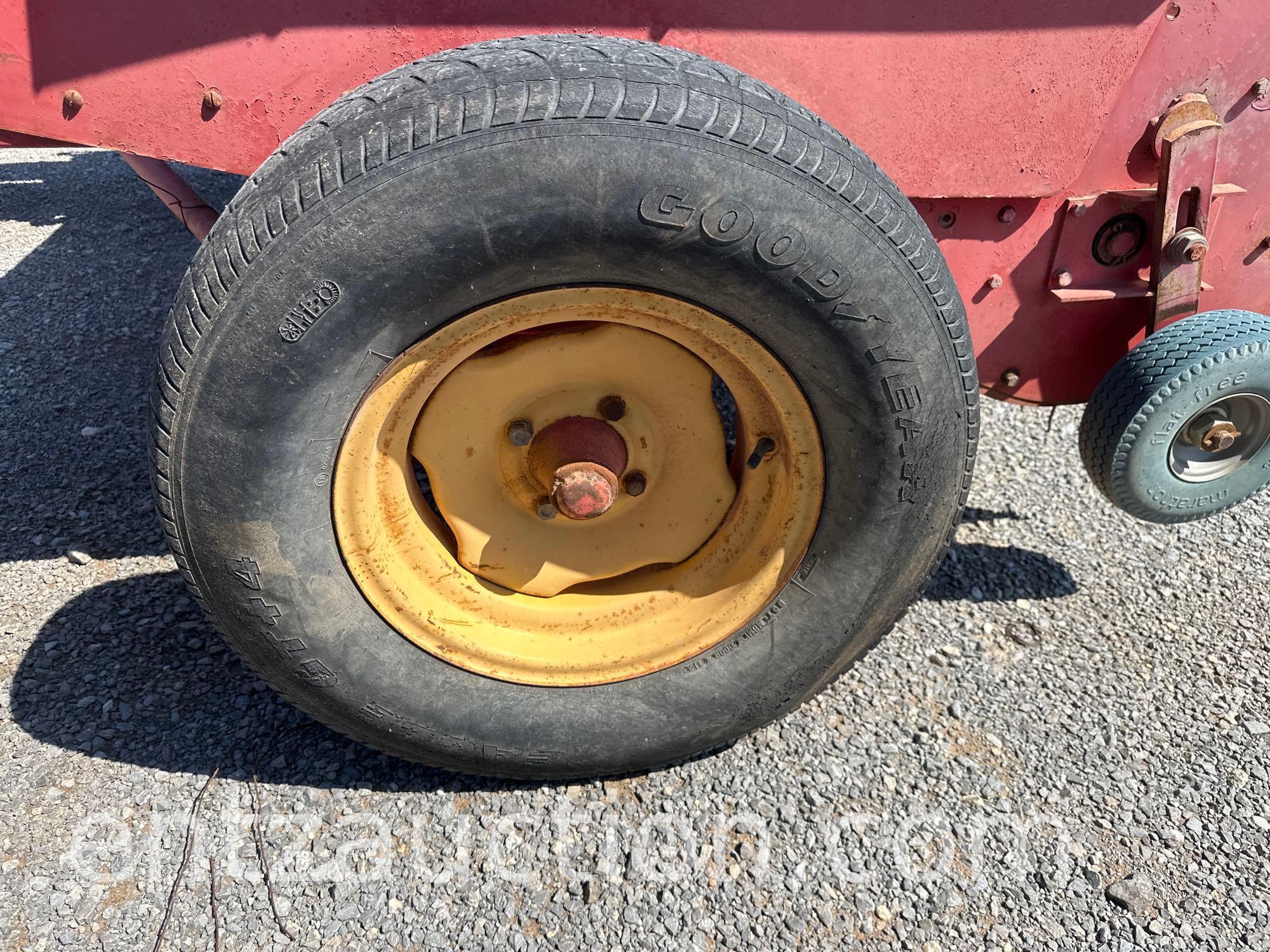 MF 126 WIRE TIE SQUARE BALER, 540 PTO, SHEDDED,