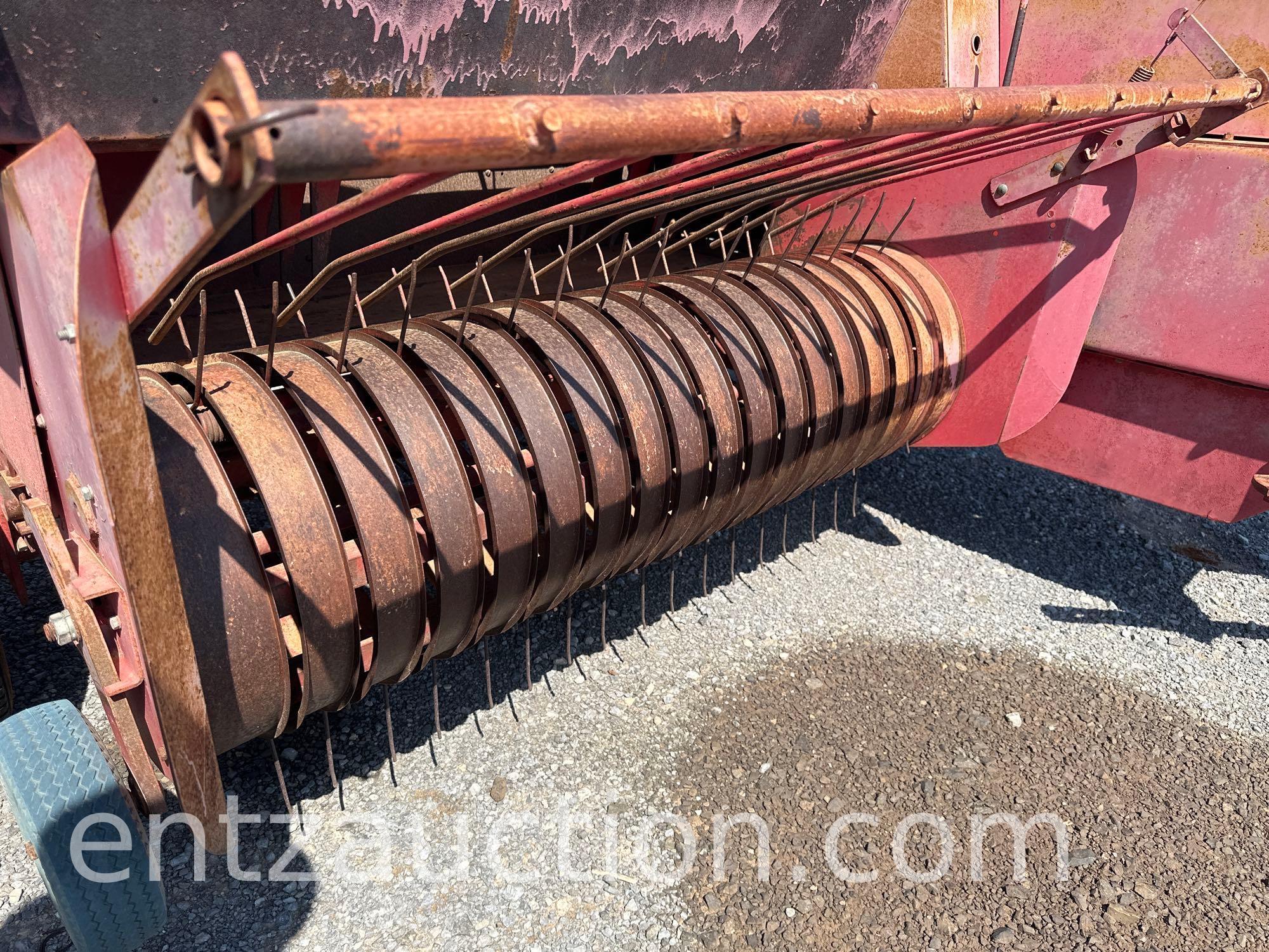 MF 126 WIRE TIE SQUARE BALER, 540 PTO, SHEDDED,
